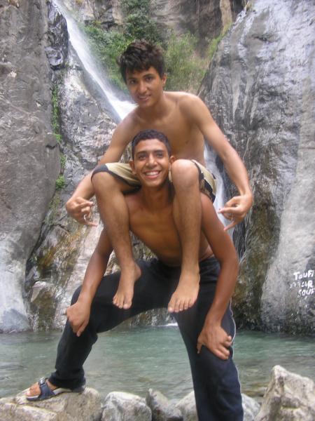 comment vous trouvez ce truc c formidable les acrobats lol